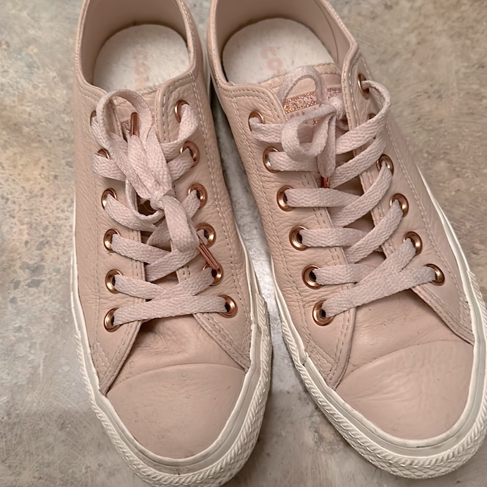 Pink leather converse sneakers, size 7, with rose gold accents.